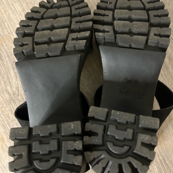 Madden Girl Elegant Black  Platform Sandals - Picture 6 of 6